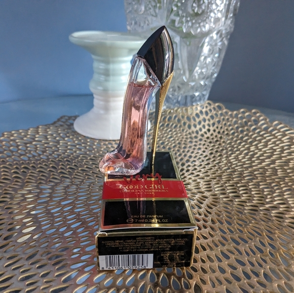 Carolina Herrera - Picture 4 of 5